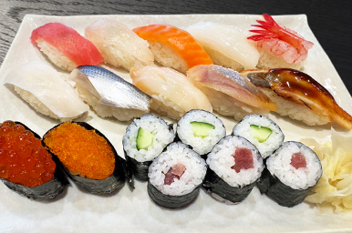 寿司おまかせ1.5人前盛りの写真